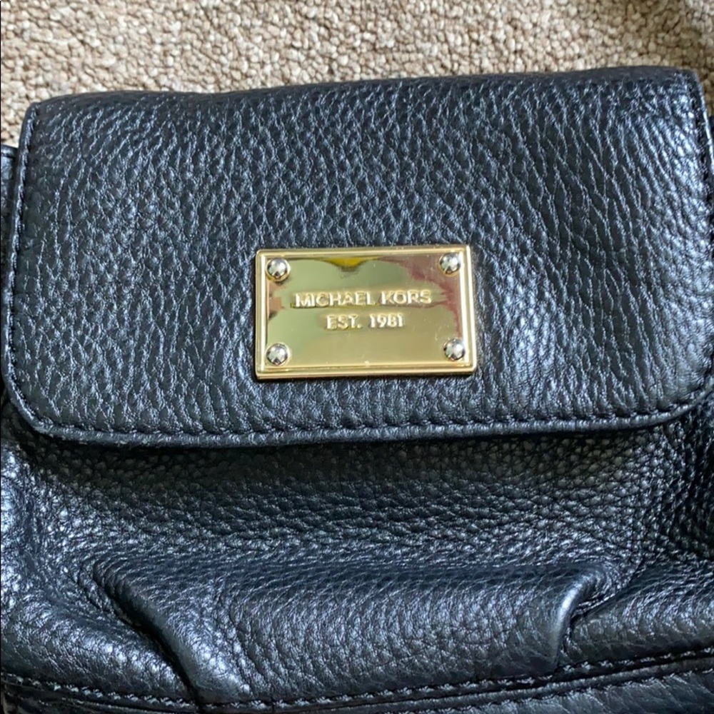 BlackMicheal Kors crossbody